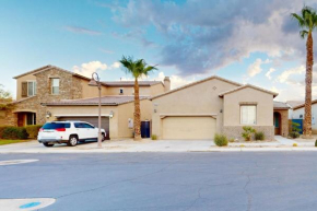 Private Pool & Jacuzzi! Walk 2 Waterfront Home!